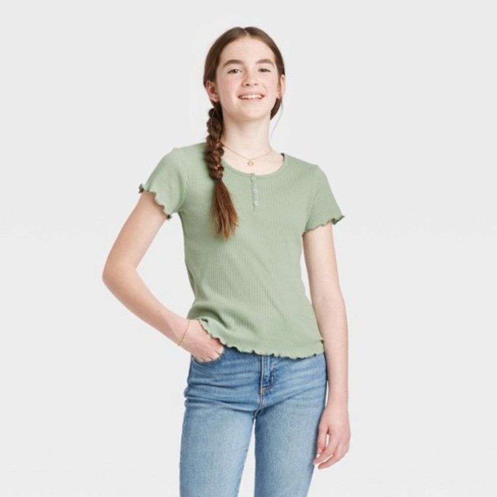 NEW Art Class Ribbed Ruffled Tee in Pastel Sage